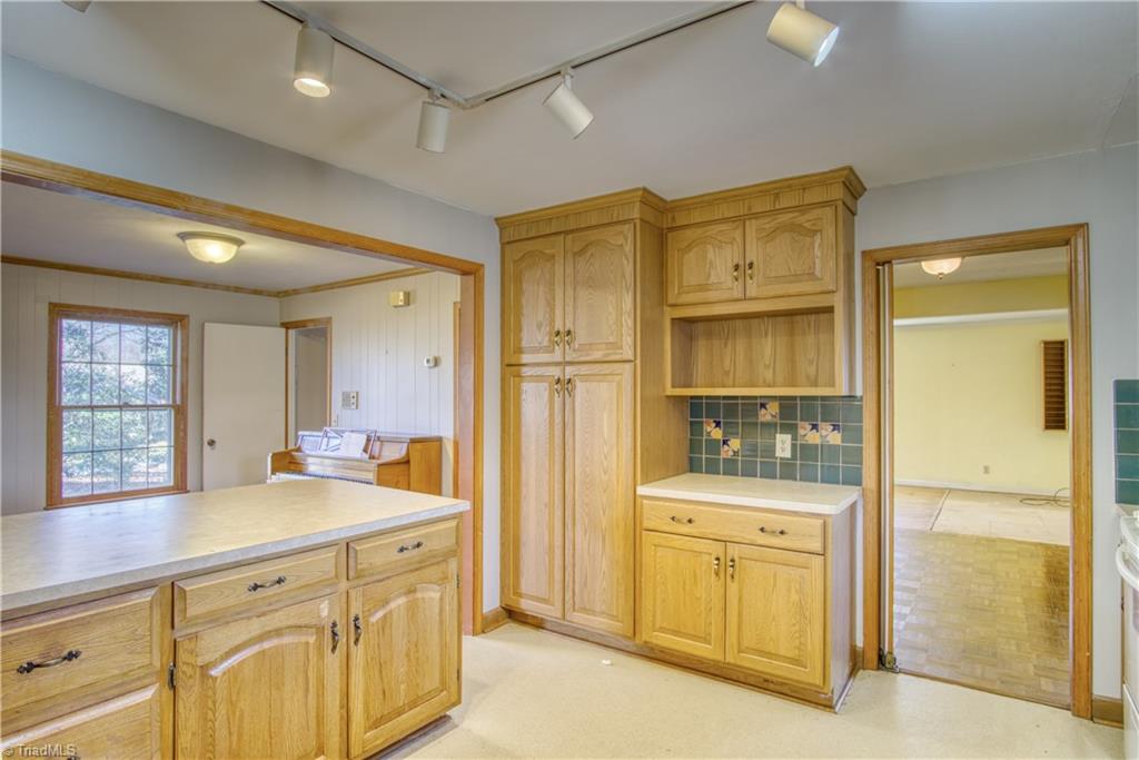 4713 Kingswood Drive