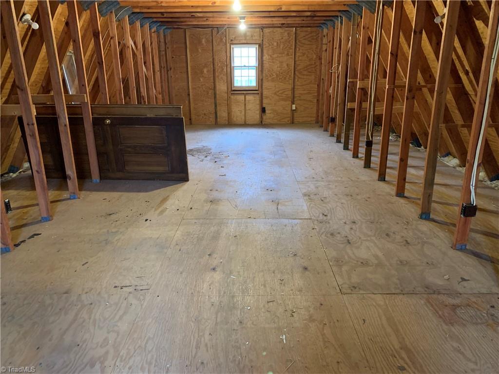 4713 Kingswood Drive