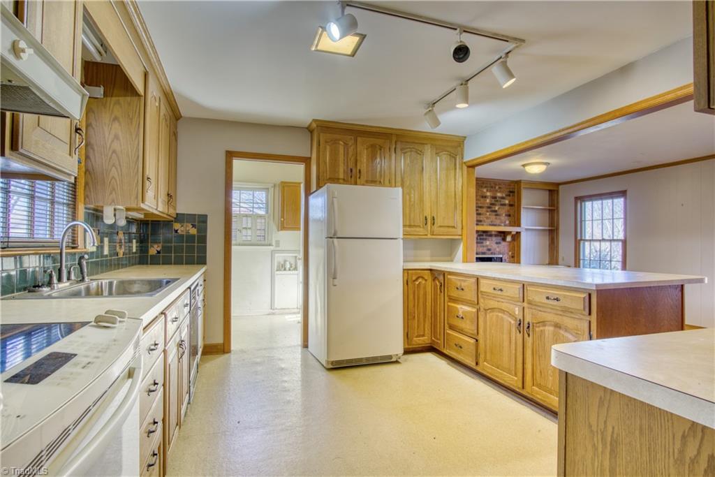 4713 Kingswood Drive