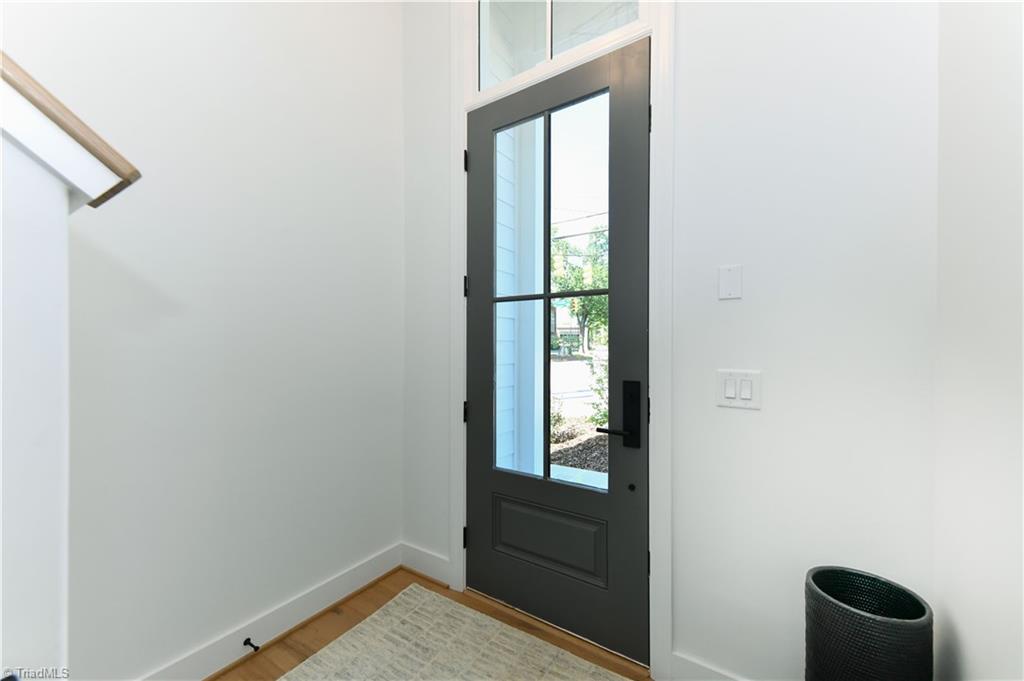 3237 W Friendly Avenue