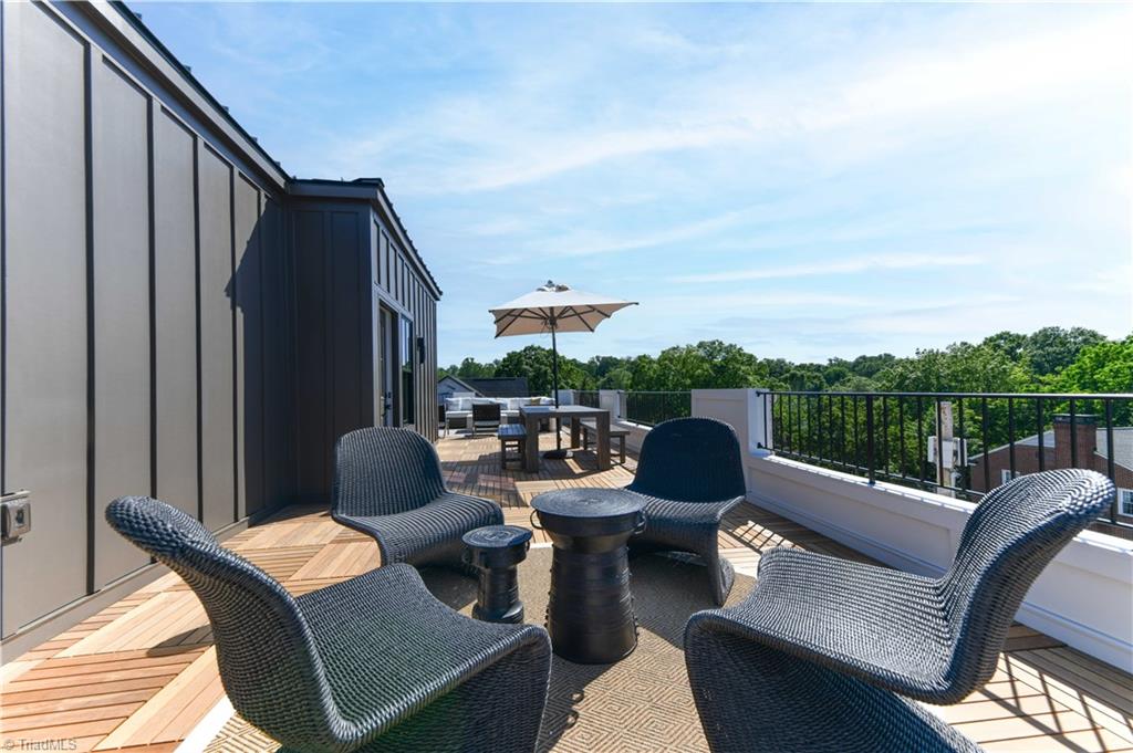 3237 W Friendly Avenue