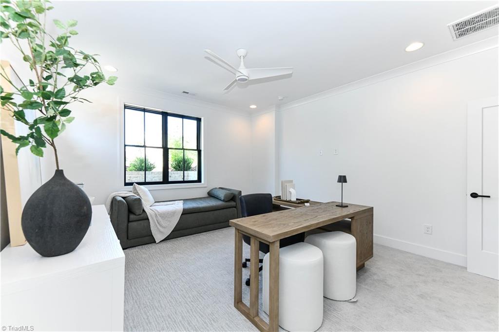 3237 W Friendly Avenue