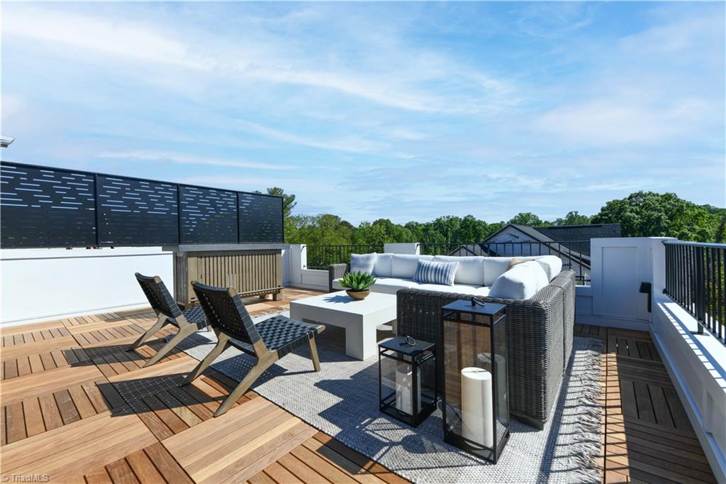 3237 W Friendly Avenue