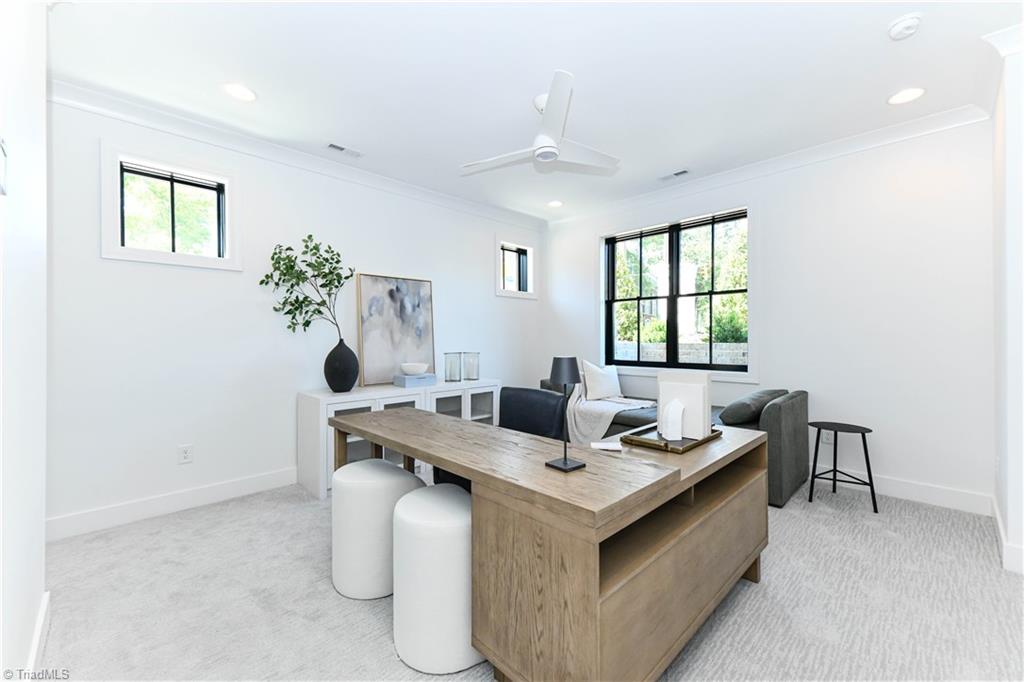 3237 W Friendly Avenue