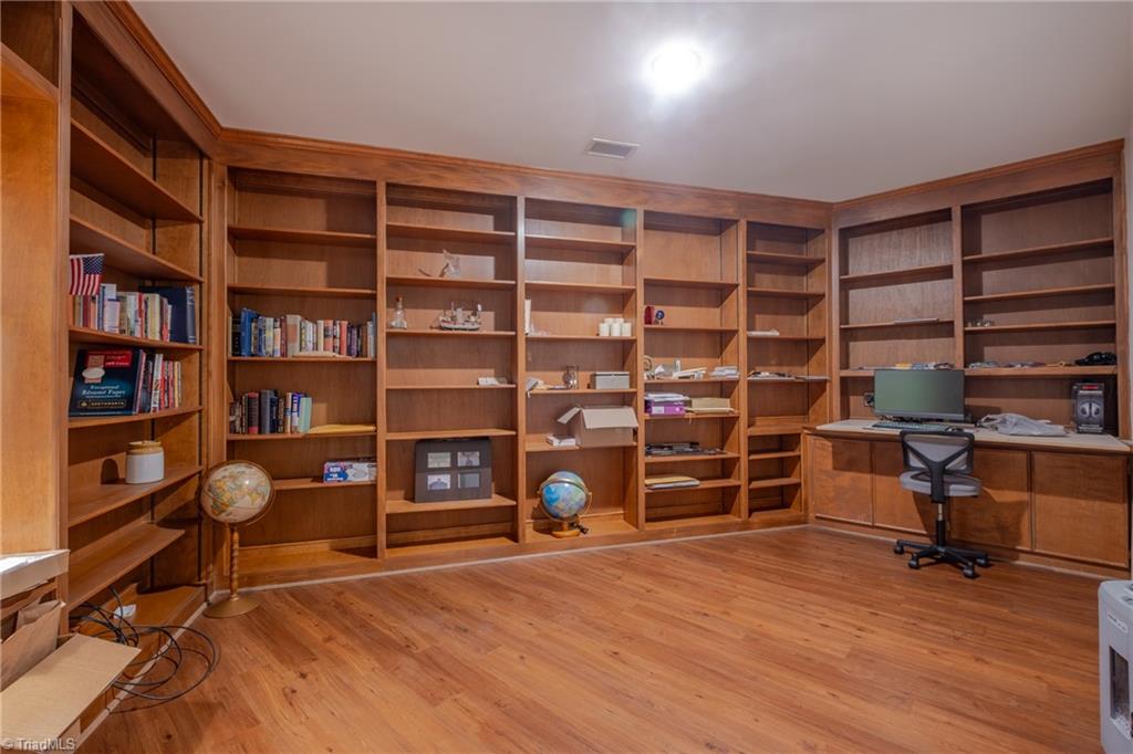 6004 Deer Park Circle