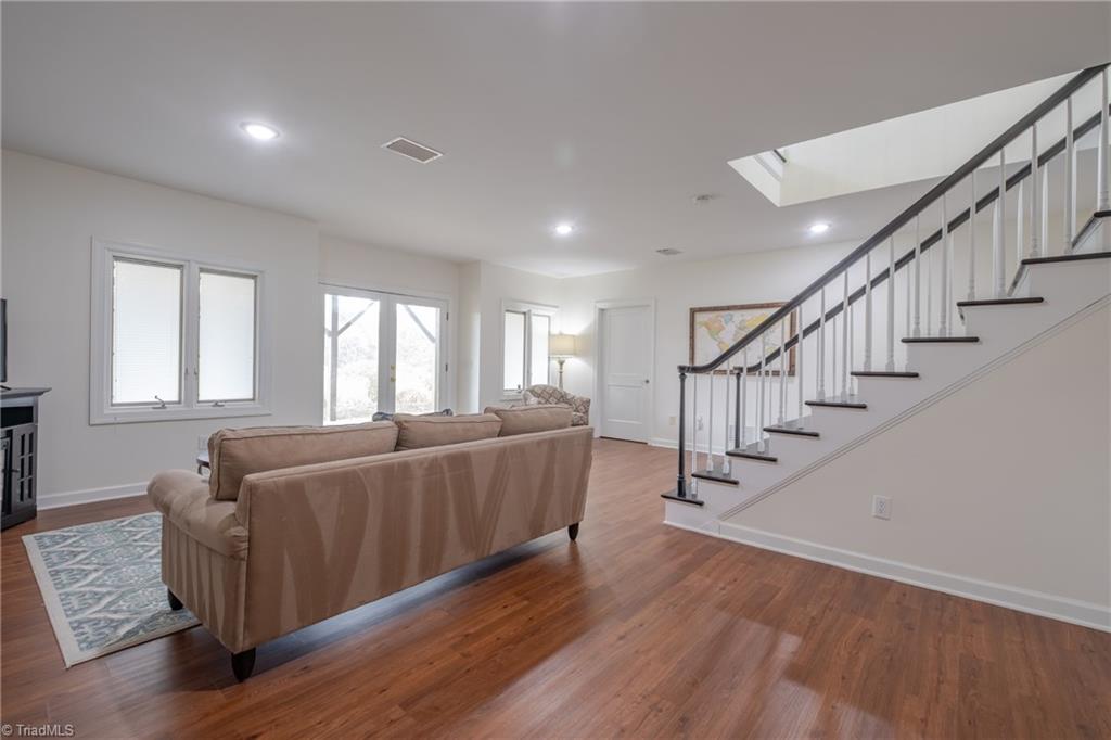 6004 Deer Park Circle