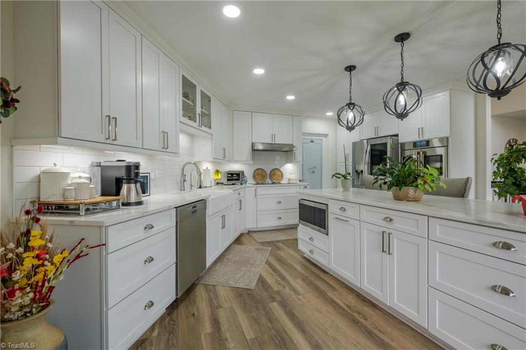 6004 Deer Park Circle