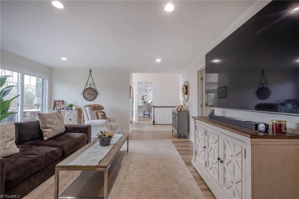 6004 Deer Park Circle