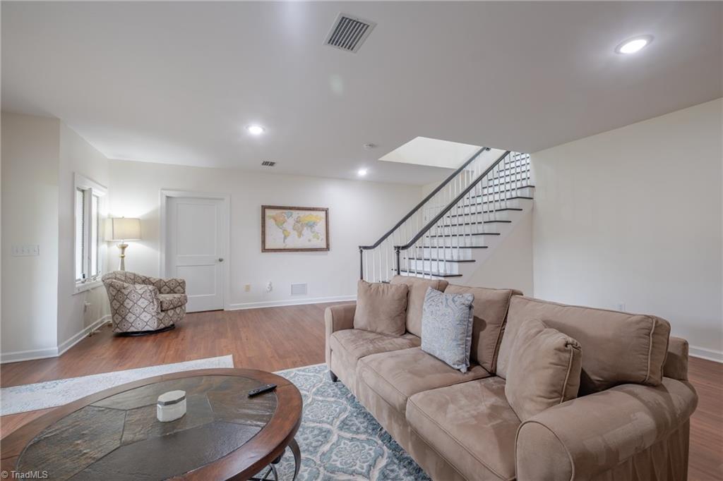 6004 Deer Park Circle