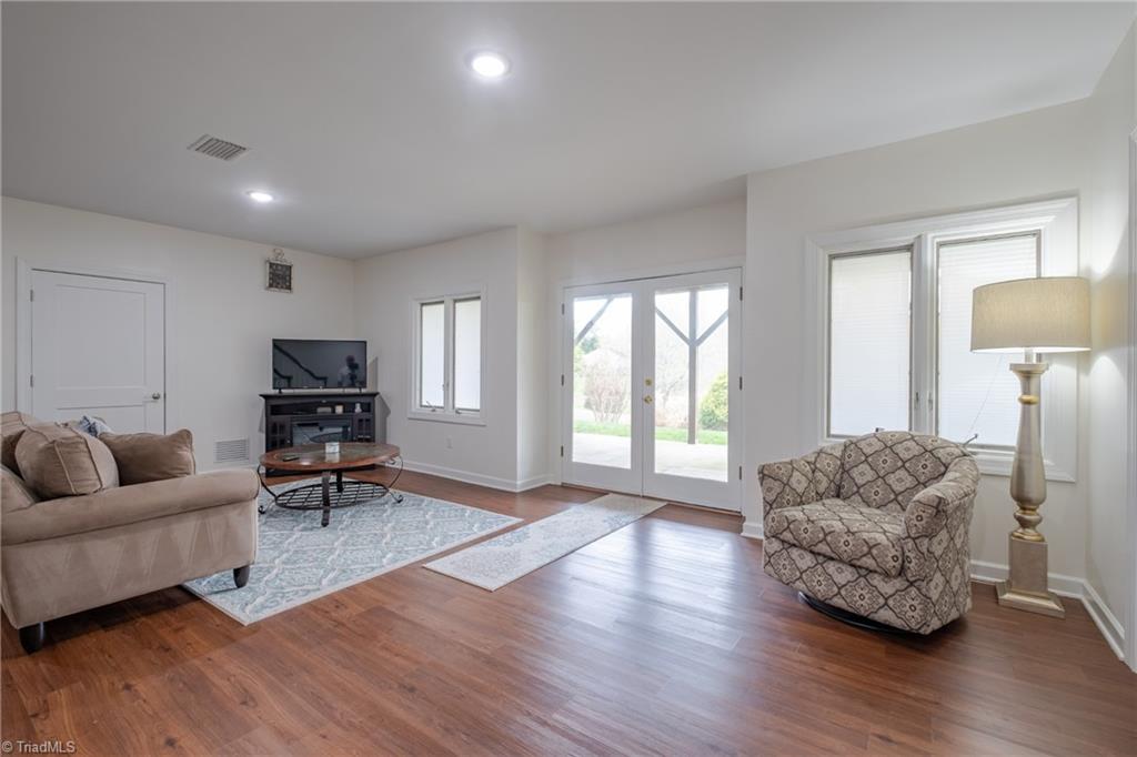 6004 Deer Park Circle