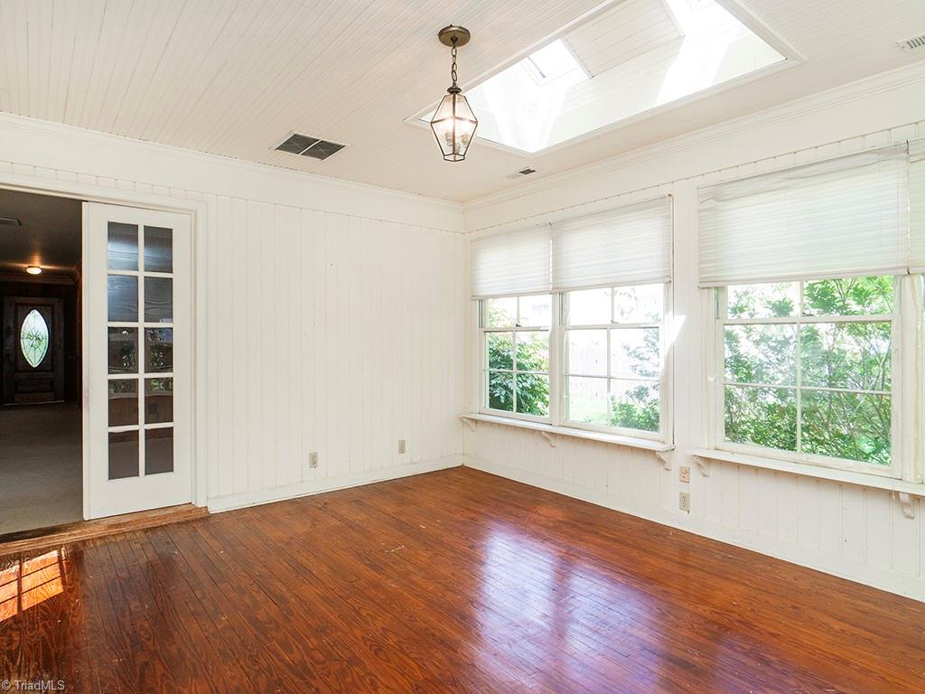 1119 W Cornwallis Drive