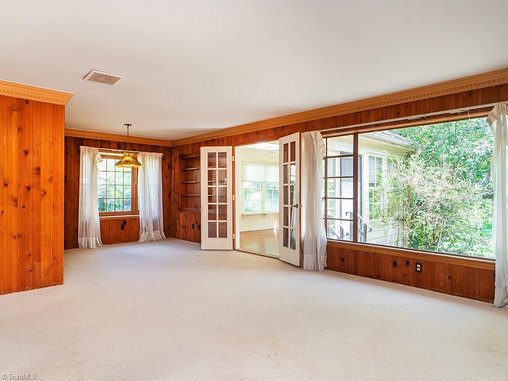 1119 W Cornwallis Drive