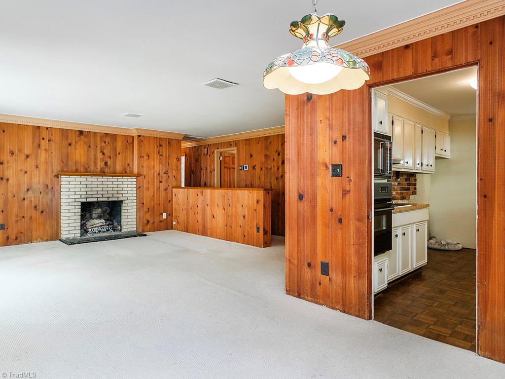 1119 W Cornwallis Drive