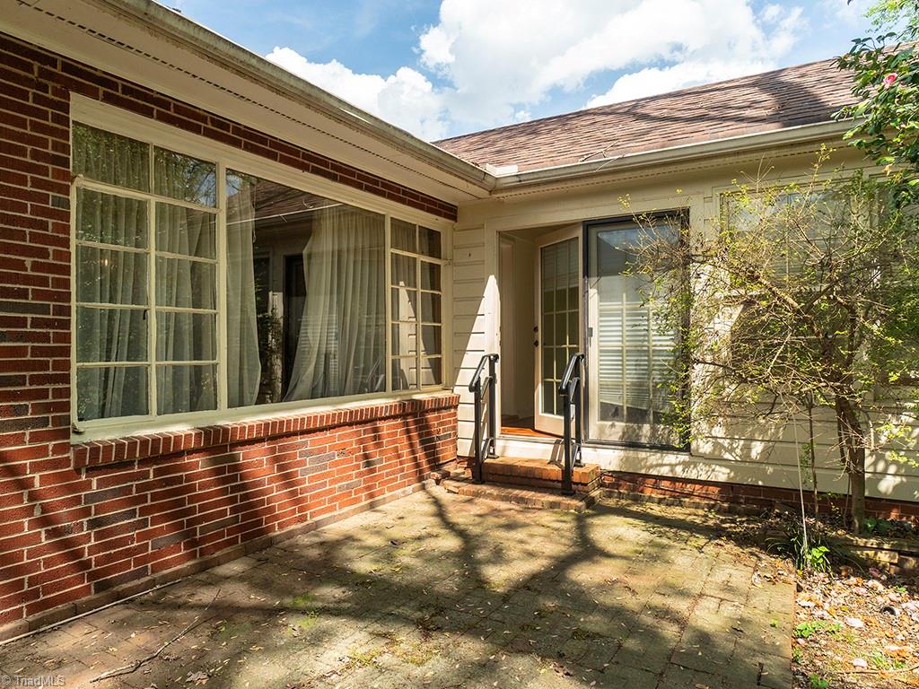1119 W Cornwallis Drive