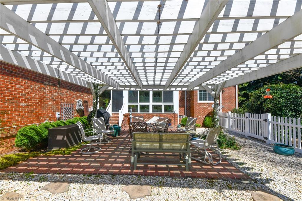 6005 Deer Park Circle