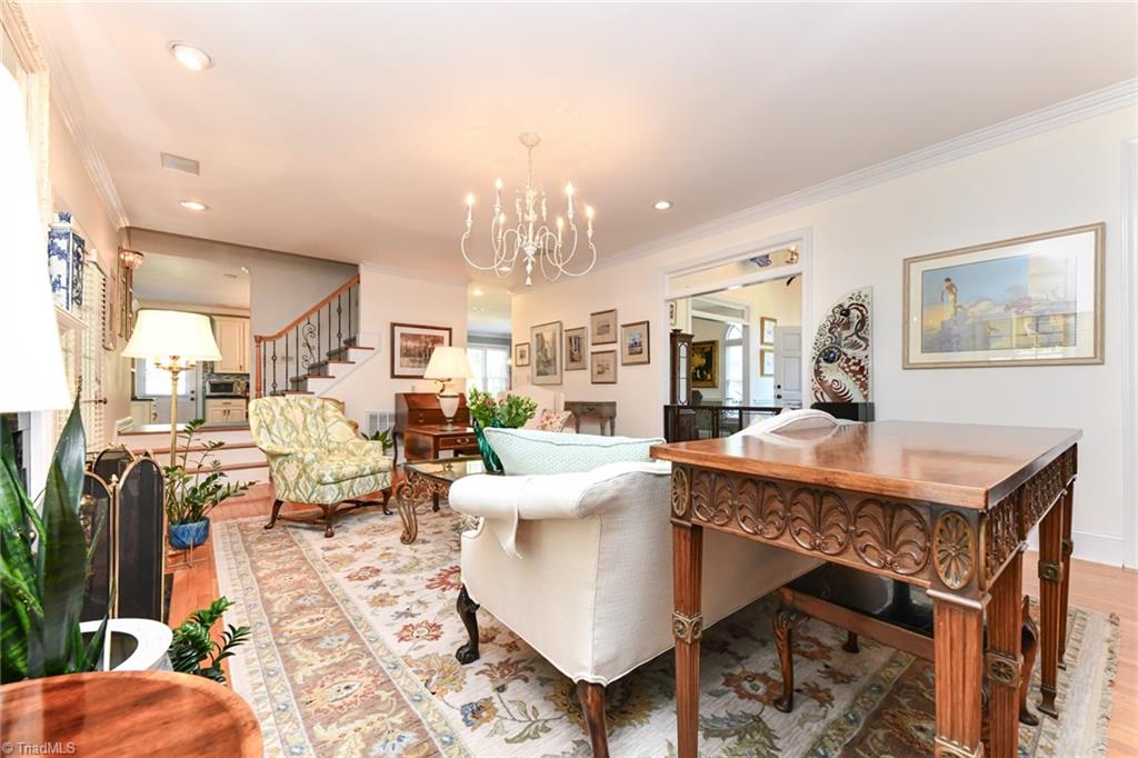 6005 Deer Park Circle