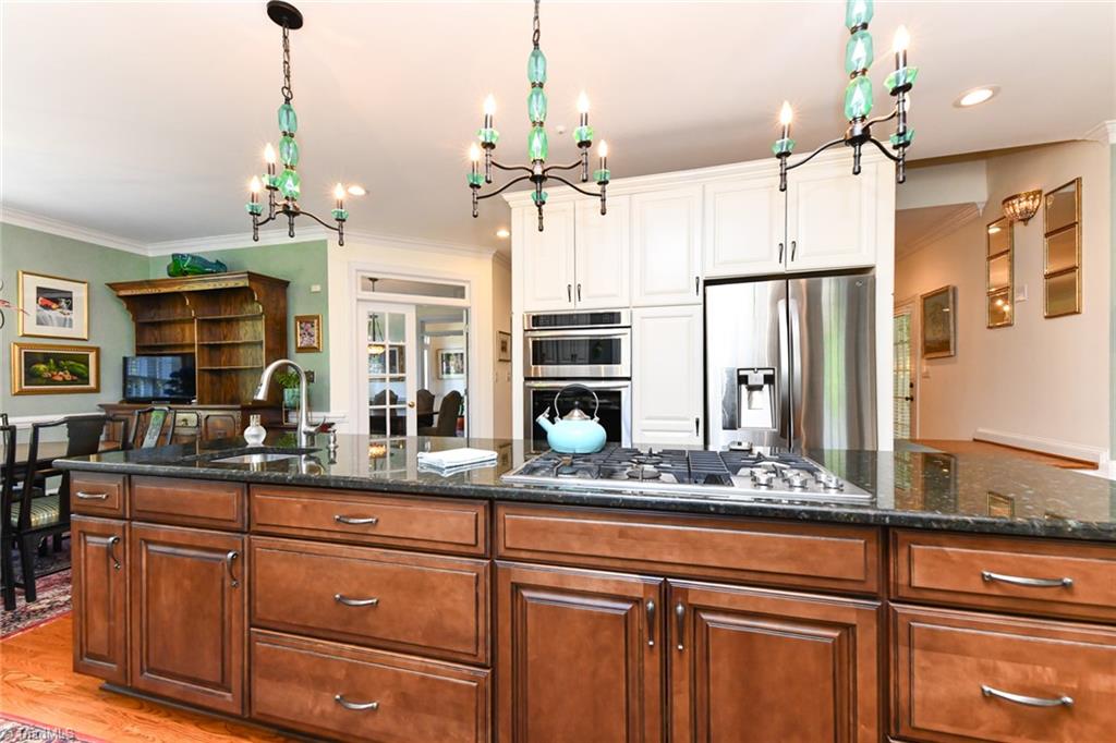 6005 Deer Park Circle