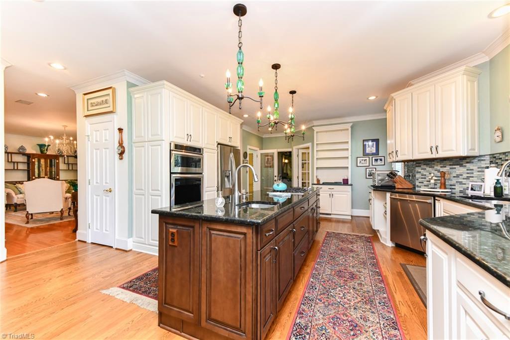 6005 Deer Park Circle