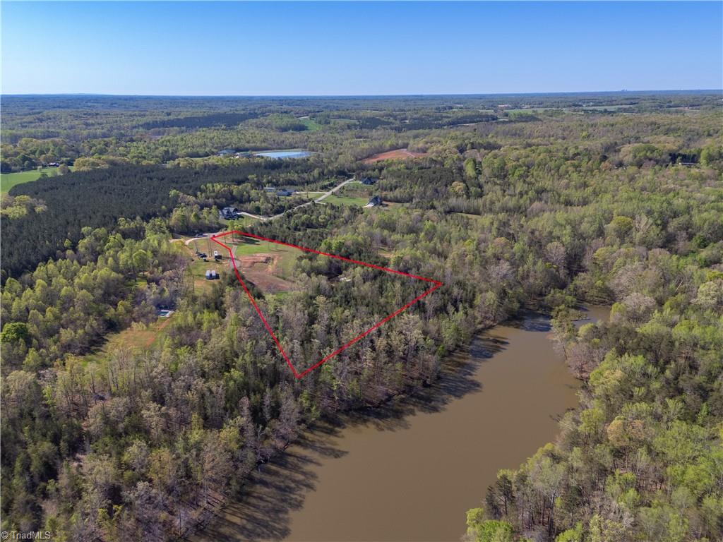 263 Lake Meadows Drive