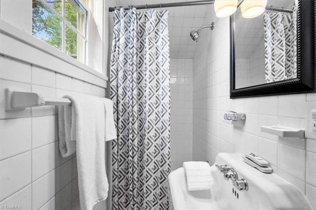 217 W Avondale Drive