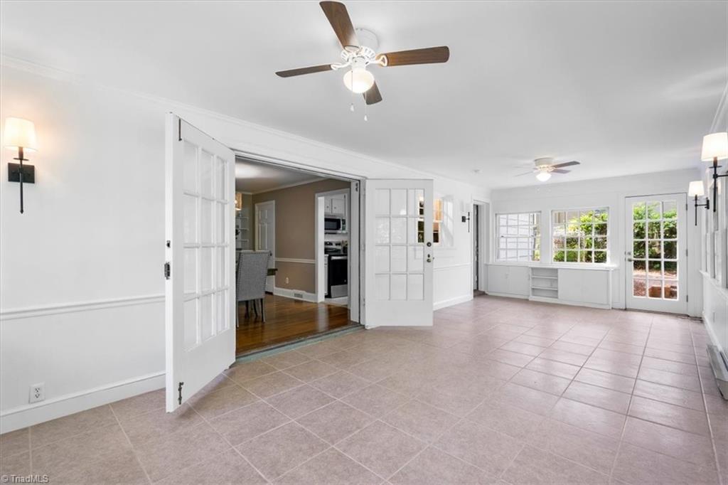 217 W Avondale Drive