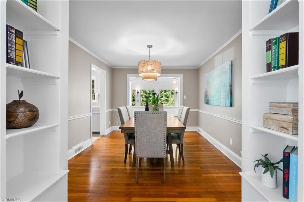 217 W Avondale Drive