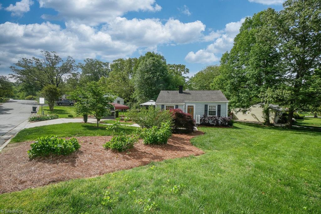 2821 Shady Lawn Drive