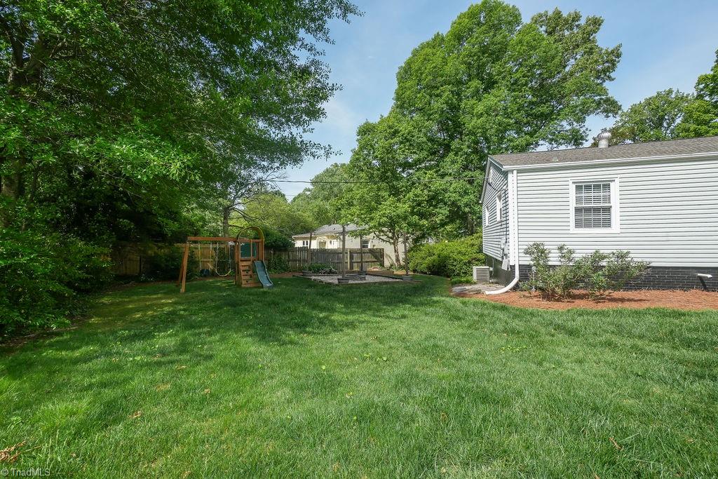 2821 Shady Lawn Drive