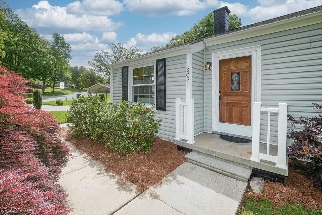 2821 Shady Lawn Drive