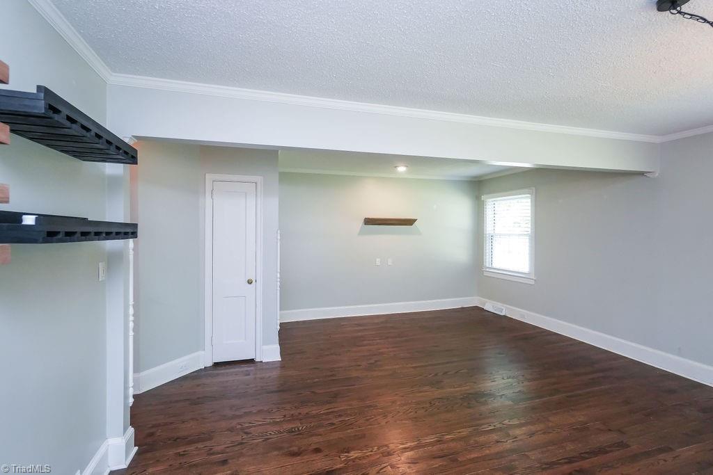 2821 Shady Lawn Drive