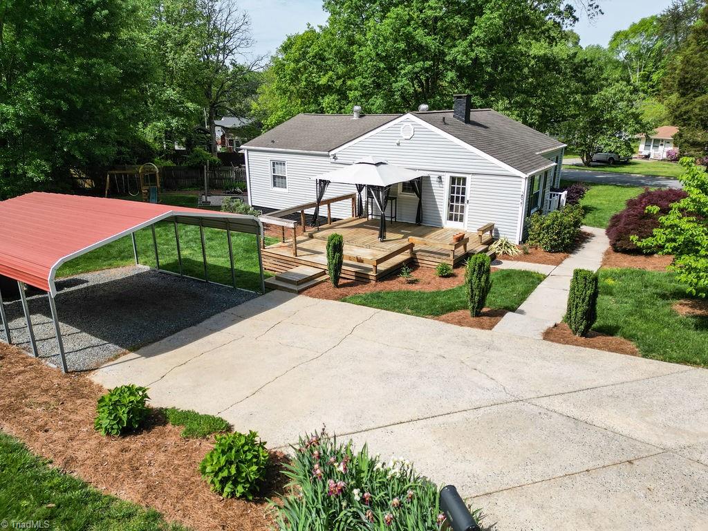 2821 Shady Lawn Drive