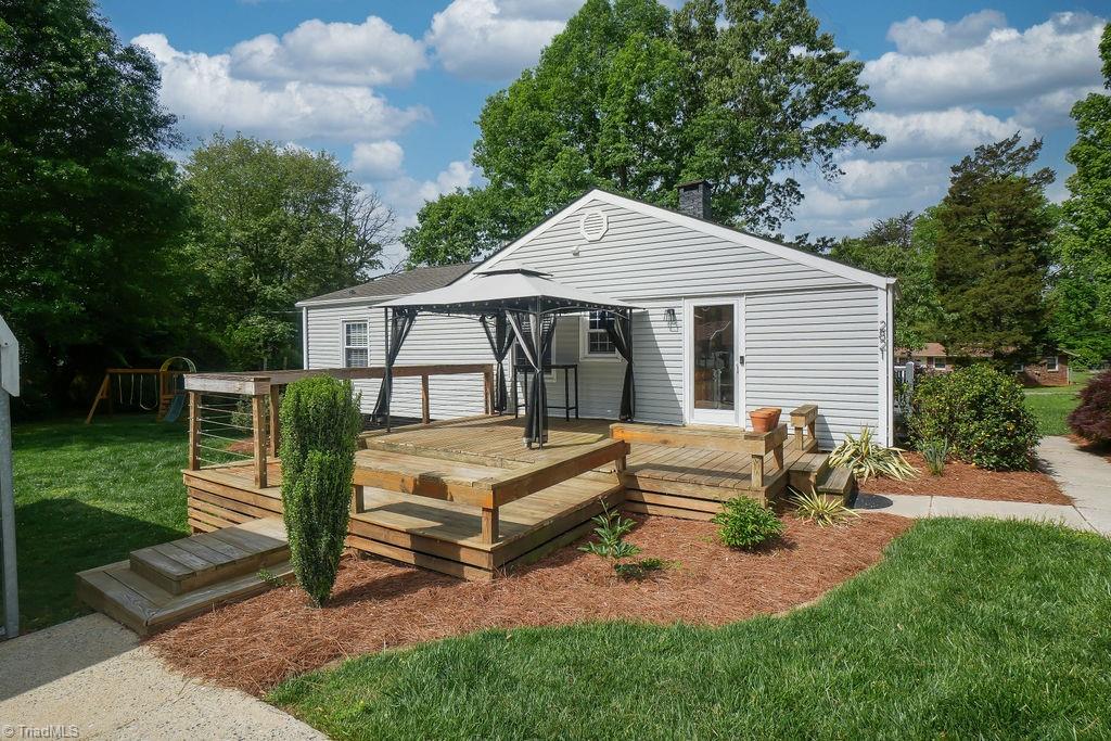 2821 Shady Lawn Drive