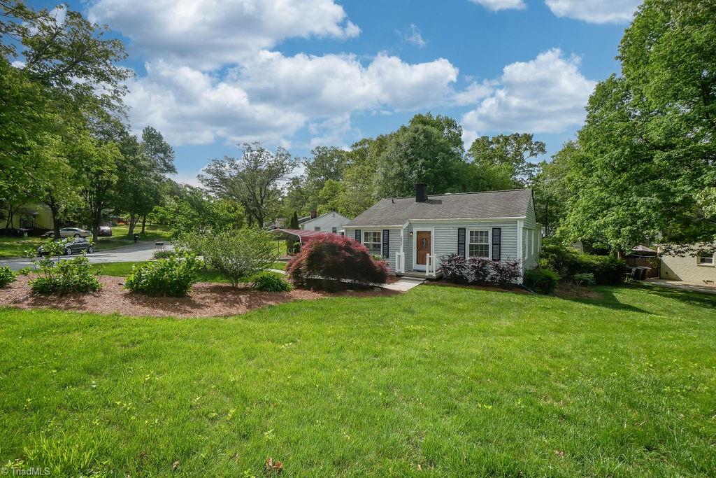 2821 Shady Lawn Drive