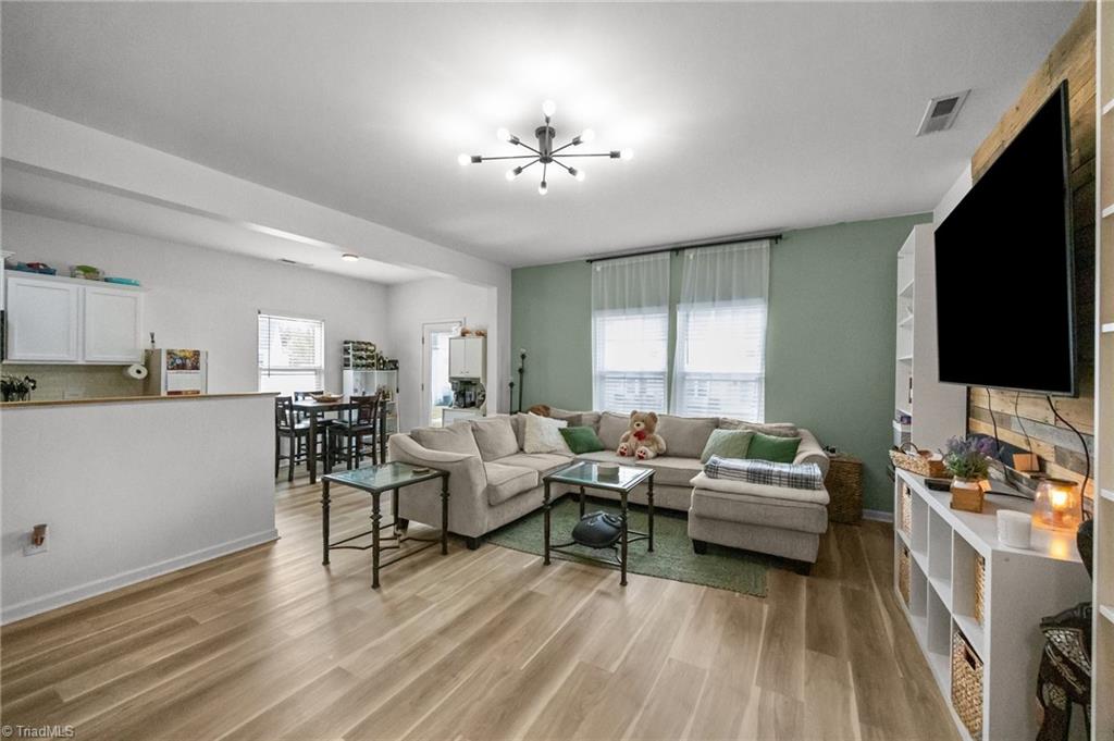2206 Raptor Way, McLeansville