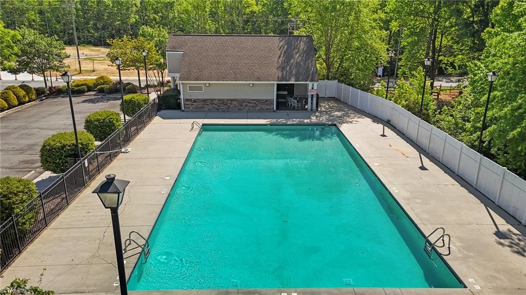 2206 Raptor Way, McLeansville