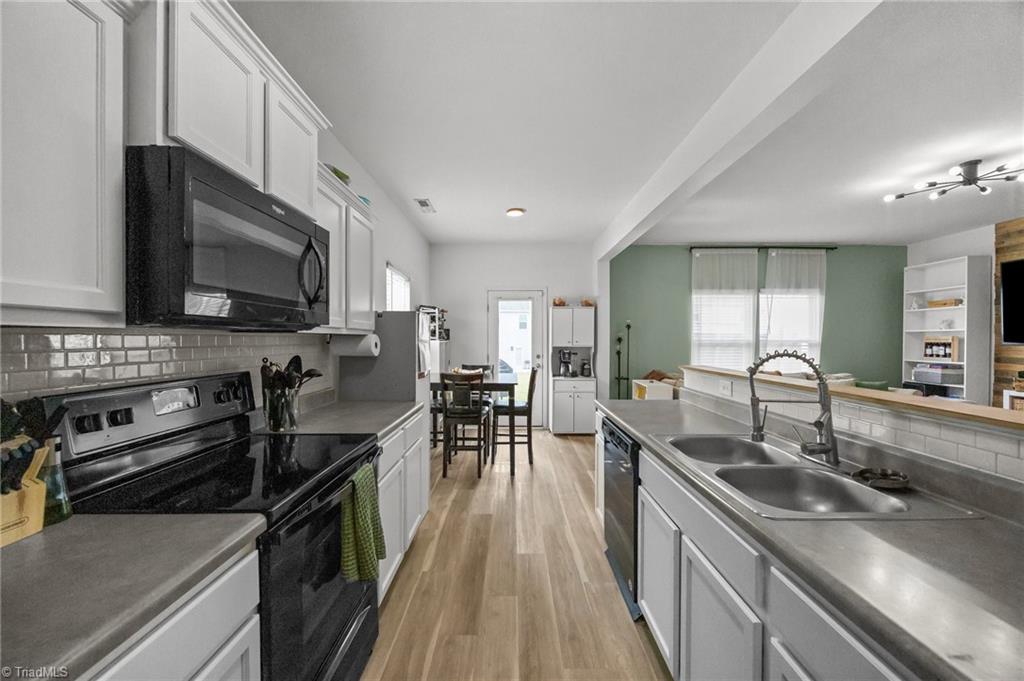 2206 Raptor Way, McLeansville