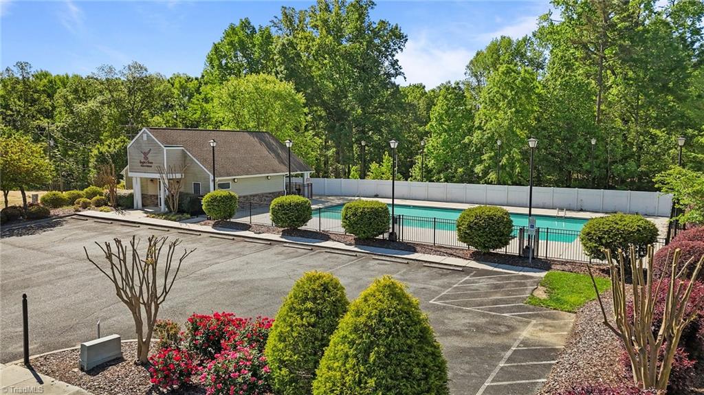 2206 Raptor Way, McLeansville