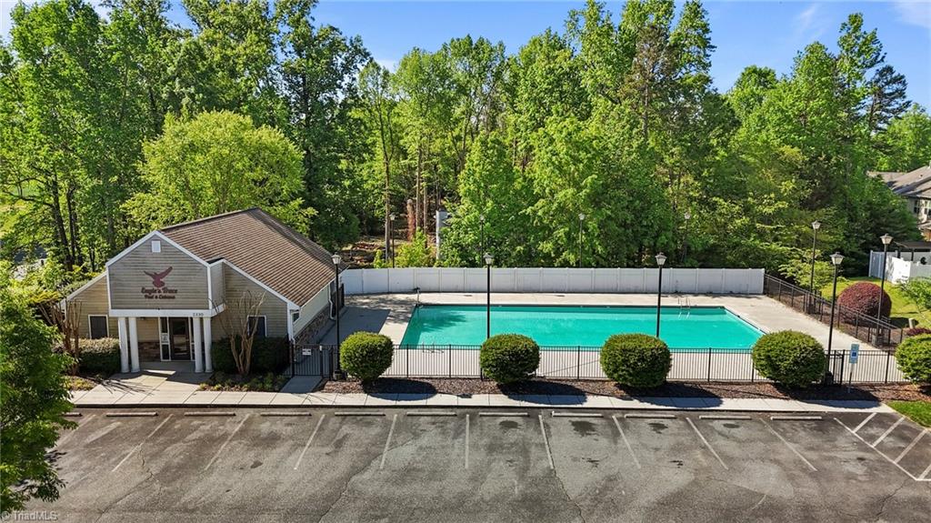 2206 Raptor Way, McLeansville