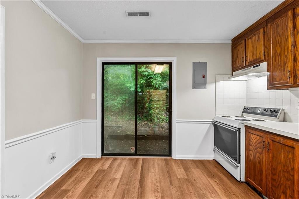 811 Brickwood Court, Winston-Salem