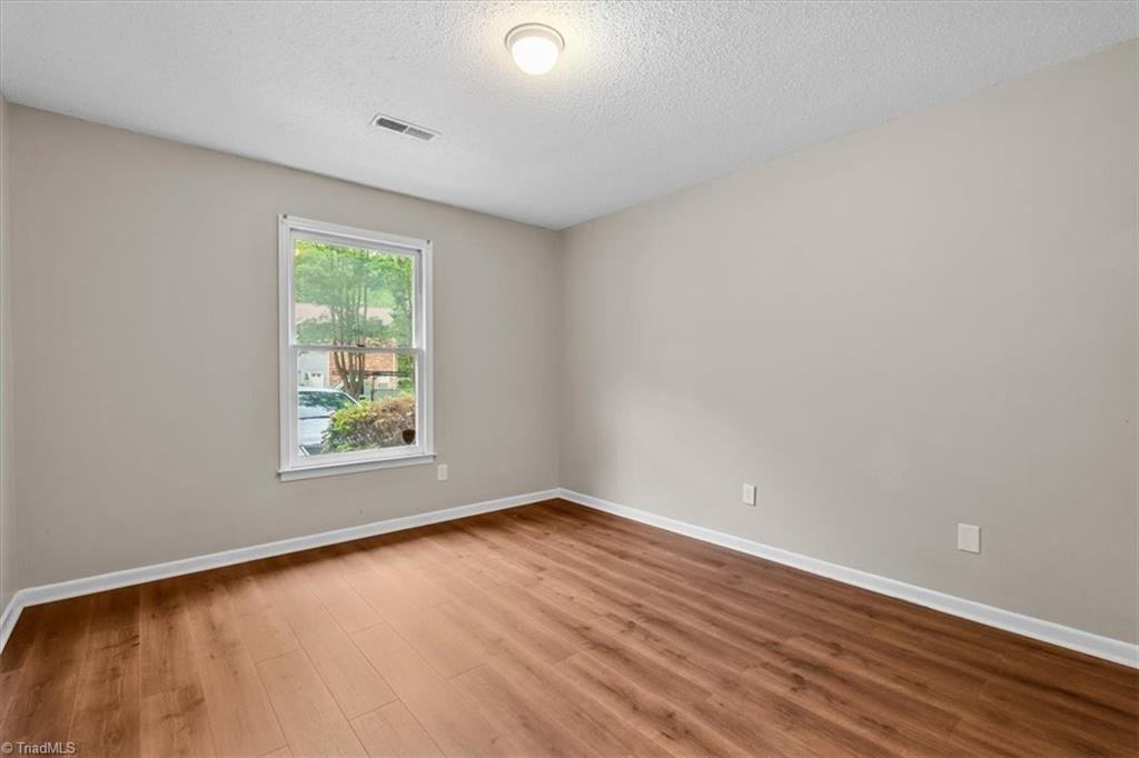 811 Brickwood Court, Winston-Salem