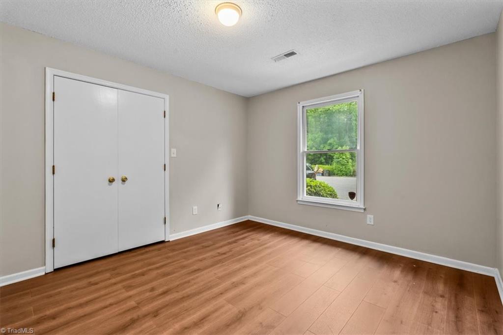 811 Brickwood Court, Winston-Salem