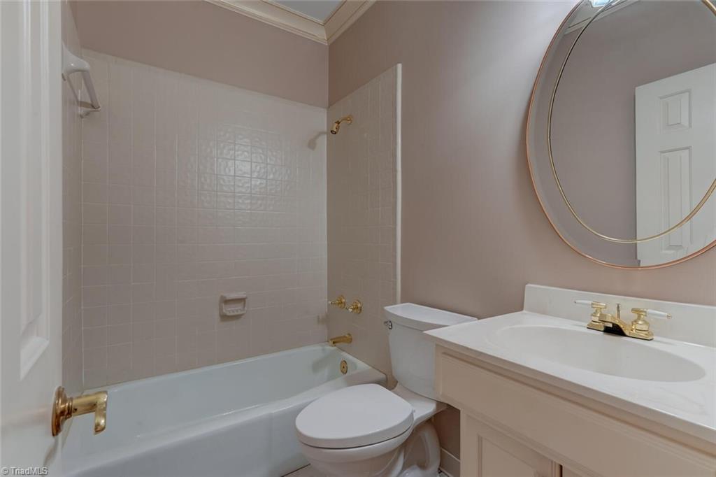 1916 Falmouth Drive, Greensboro