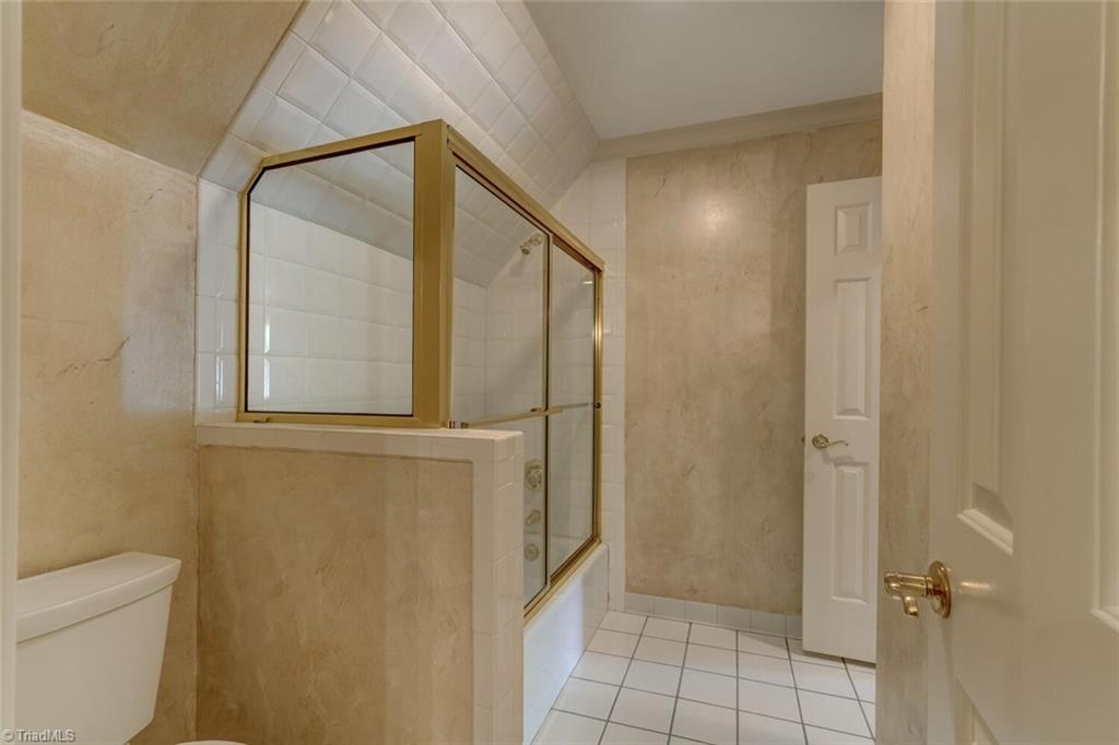 1916 Falmouth Drive, Greensboro