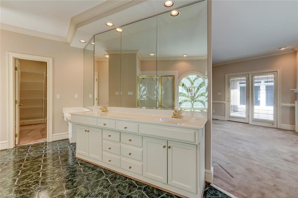 1916 Falmouth Drive, Greensboro