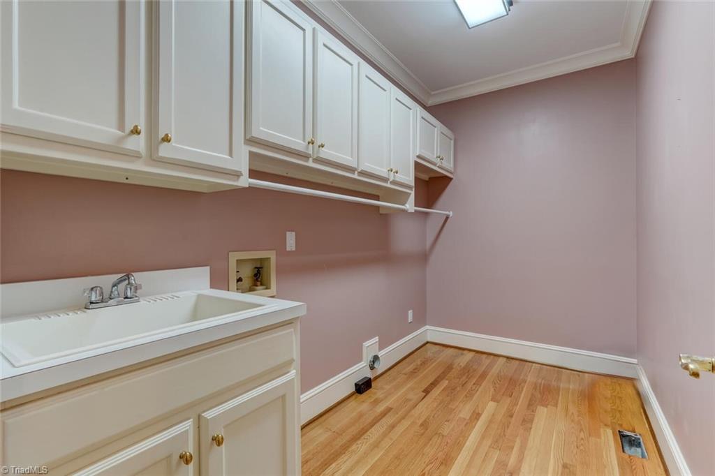 1916 Falmouth Drive, Greensboro