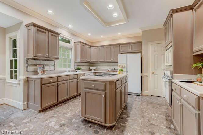 1916 Falmouth Drive, Greensboro