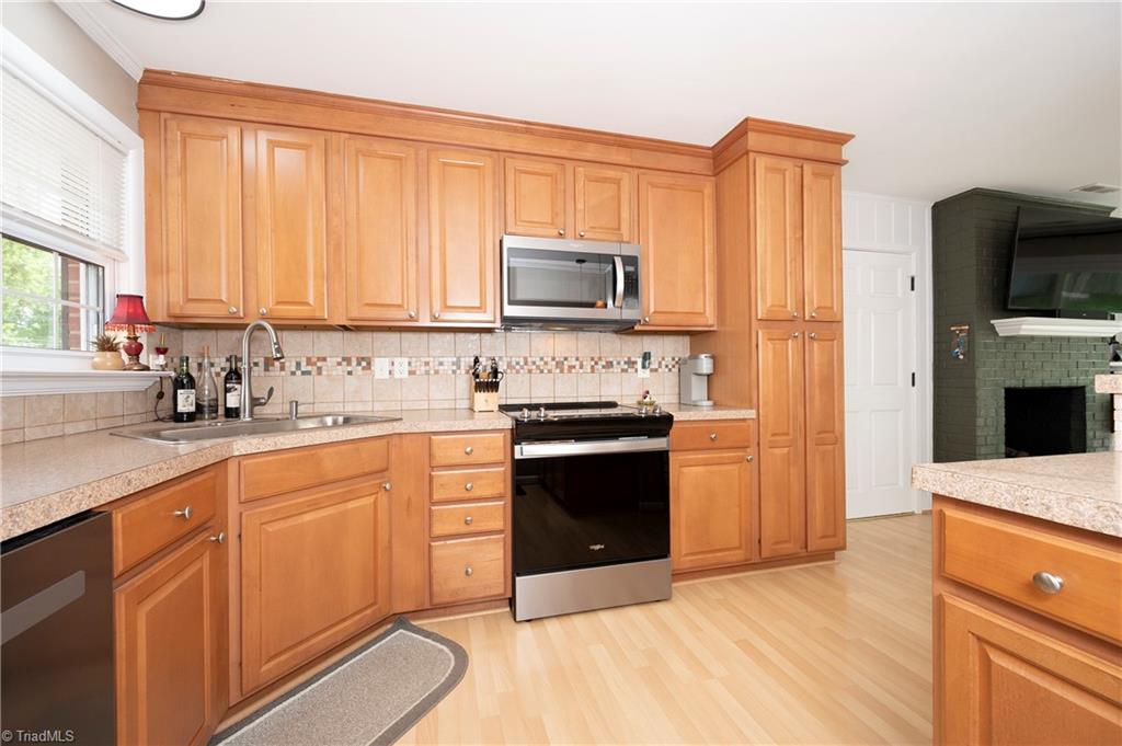 1338 Waybridge Lane, Winston-Salem