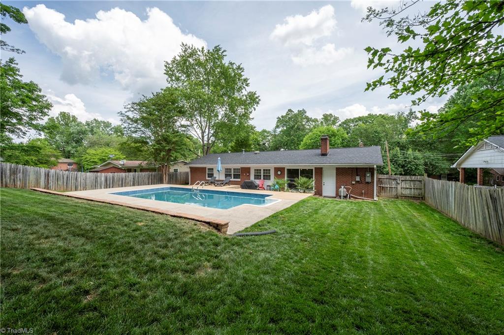 1338 Waybridge Lane, Winston-Salem