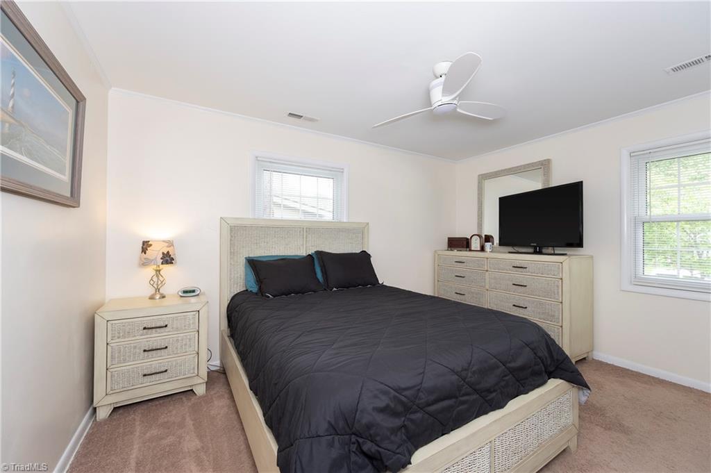 1338 Waybridge Lane, Winston-Salem