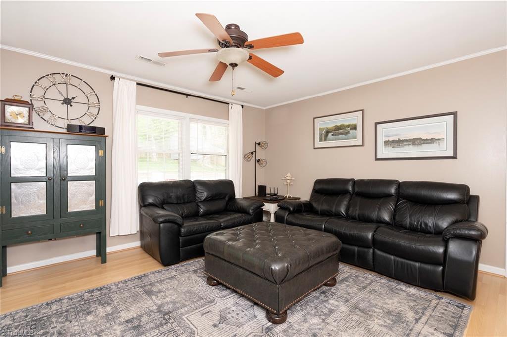 1338 Waybridge Lane, Winston-Salem